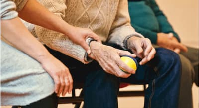 Azzunzione di colf e badanti a Reggello Assumere collaboratrici domestiche e badanti Reggello